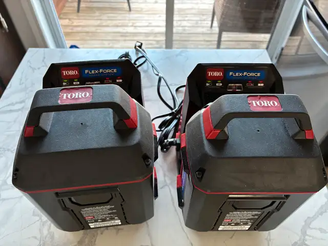 SOUFFLEUSE À NEIGE TORO 24’’ POWER MAX 2 BATTERIES 60A in Snowblowers in West Island - Image 8