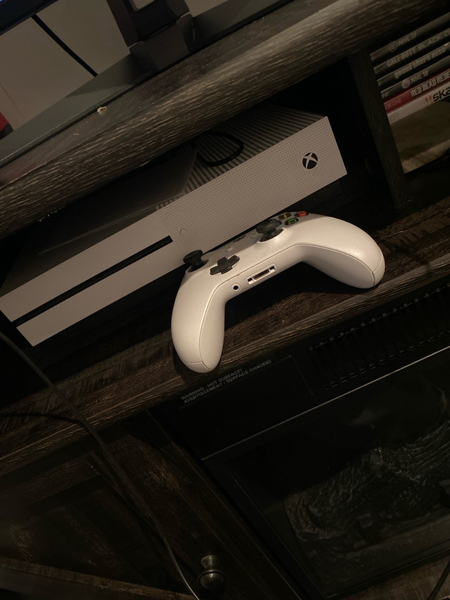 xbox one 2 in XBOX One in La Ronge