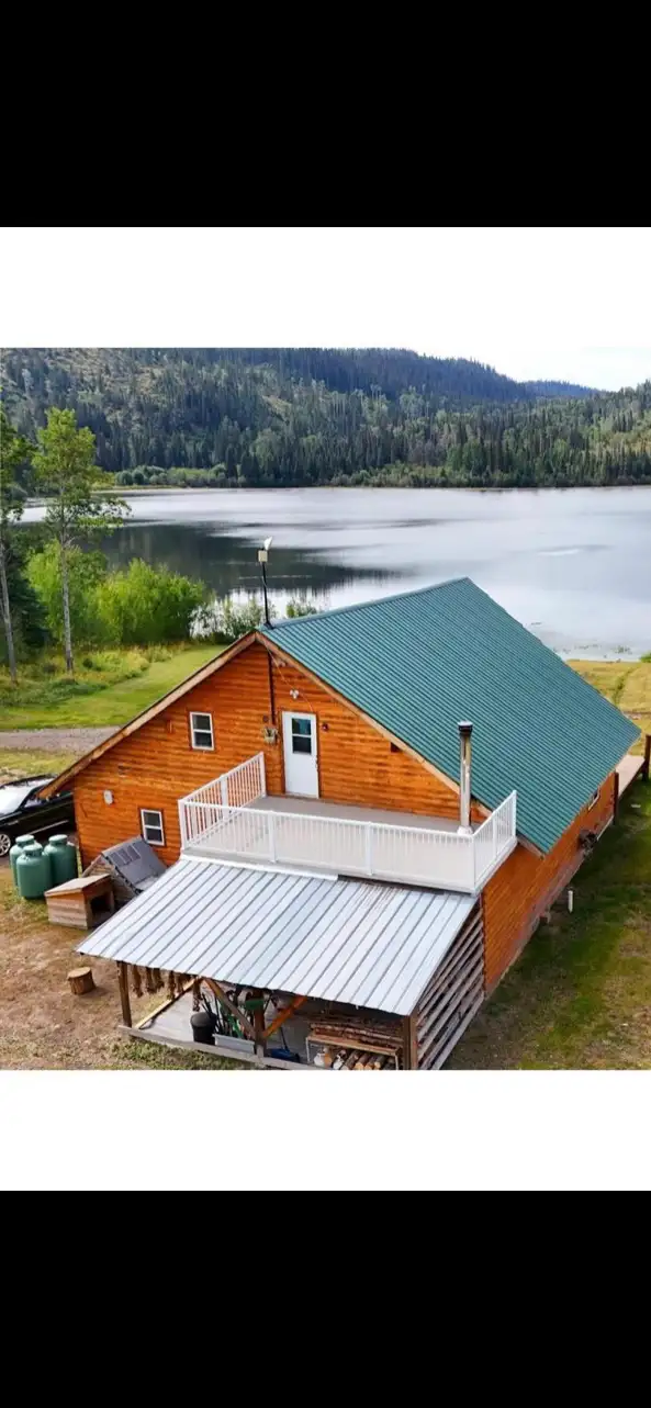 OFF-GRID LAKEFRONT ESTATE – 138 ACRES – NORTHERN BC in Houses for Sale in Burns Lake - Image 5