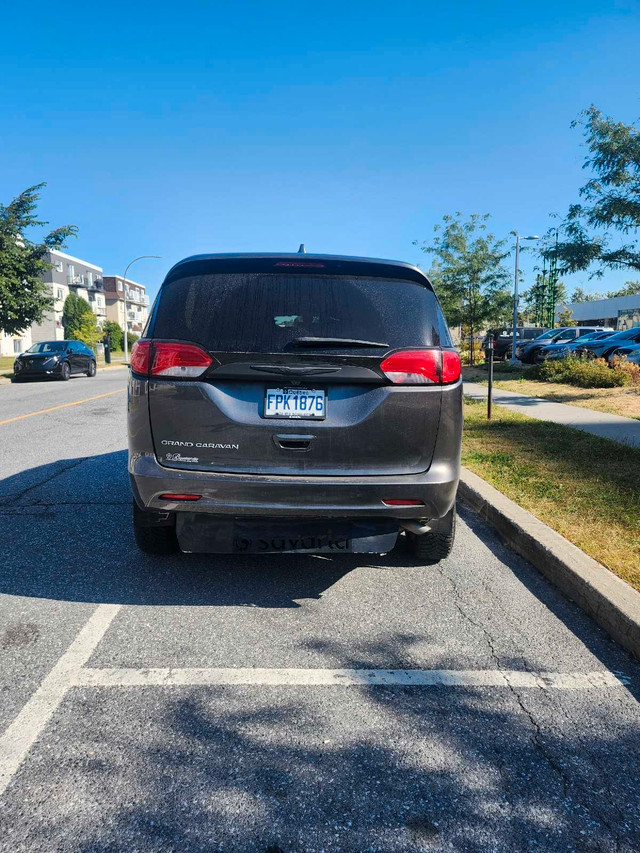 Van adapté Chrysler Grand Caravan 2021 dans Autos et camions  à Saint-Hyacinthe - Image 2