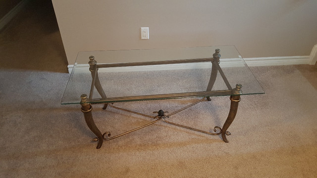 Glass Top Coffee Table in Coffee Tables in Sarnia - Image 2