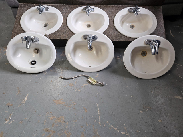 Sinks, toilets and urinals.  Used but like new! in Plumbing, Sinks, Toilets & Showers in Kawartha Lakes