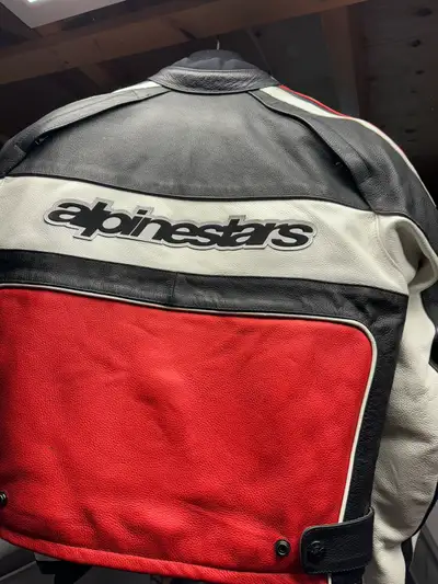 Manteaux de moto en cuir rouge Alpinestars avec protection Homme taille 42 (bonne condition) Femme t...