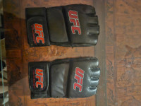 UFC MMA Gloves 4oz (Large) - Used Condition