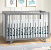 crib grey and white ( new condition) 