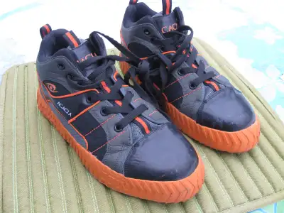 Men's ACACIA Broomball Sponge Hockey Shoes Size 12 VGC, View more