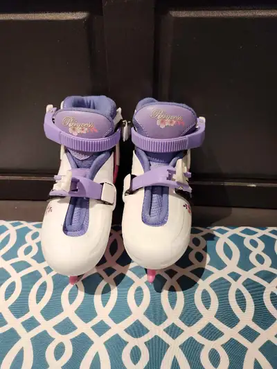Girls princess skates Adjustable sizes J9 to J12 Smoke and pet free home $10 cash only Must pick up,...