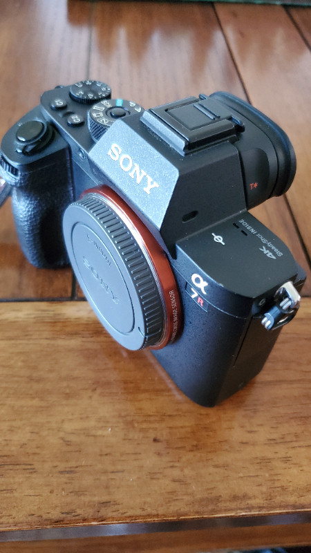 Sony A7R 11 f1.8 camera in Cameras & Camcorders in Kingston - Image 4