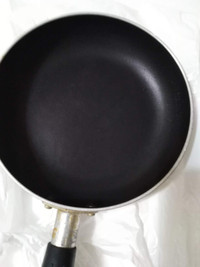 fry pan with lid 13"
