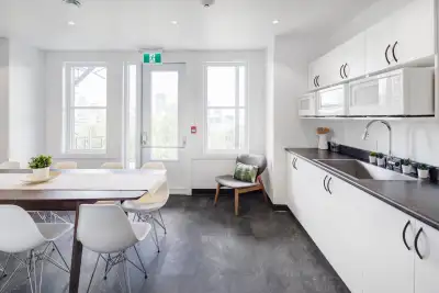 5 mins walk to Mcgill. Student residence. in Westmount
