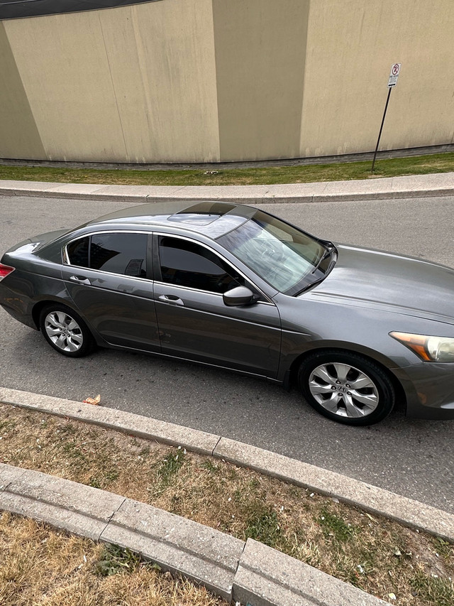 2009 Honda accord in Cars & Trucks in Markham / York Region - Image 4