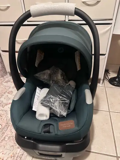 Maxi Cosi Luxe+ Infant Carseat-Brand New Tagged, View more