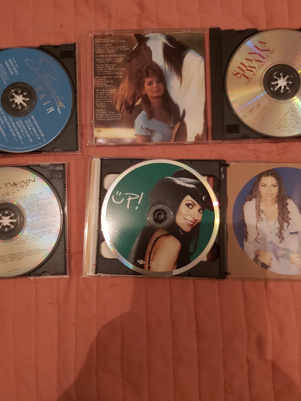 Good Condition! Vintage Shania Twain CD Set dans CD, DVD et Blu-ray  à Saint-Jean - Image 4
