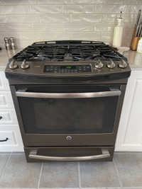 GE Gas Range with Convection Oven 
