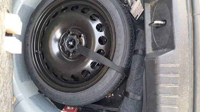 2011 Chevy cruze LT,WHITE with 4 winter tires in Cars & Trucks in Markham / York Region - Image 10