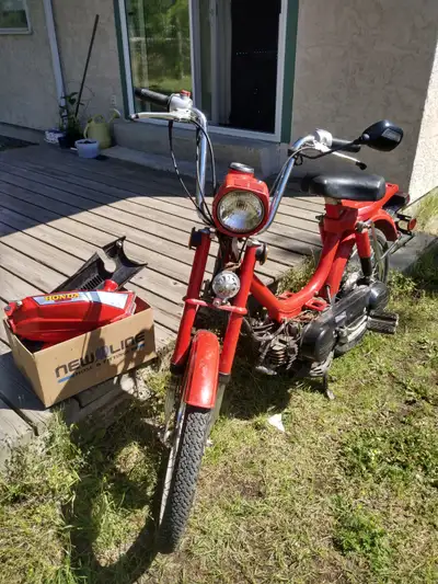 Project moped. Was running, then stopped and not sure why! Not a mechanic, but was told it should be...