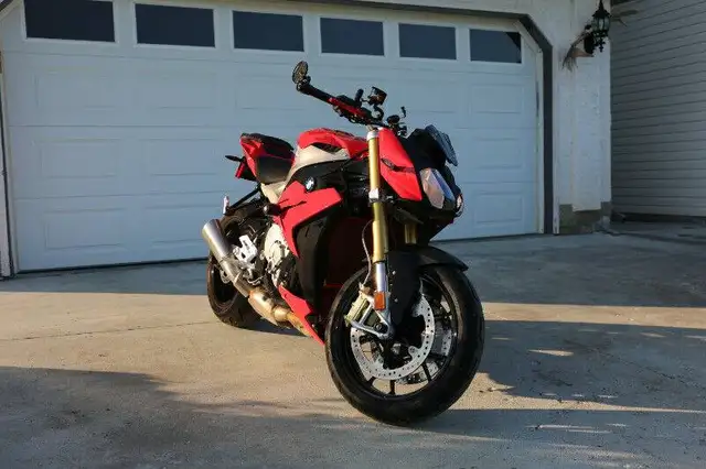 2016 BMW S1000R in Sport Bikes in Edmonton - Image 4