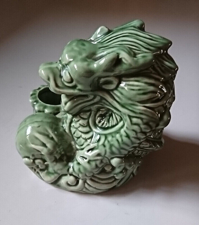 Vintage Green  Ceramic Celestial Dragon Statue Candle Holder in Arts & Collectibles in Oshawa / Durham Region - Image 2
