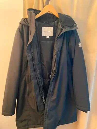 Hi l lost some weight so I wanted to sell this Quartz coat I bought a year ago. It’s an XXL size but...