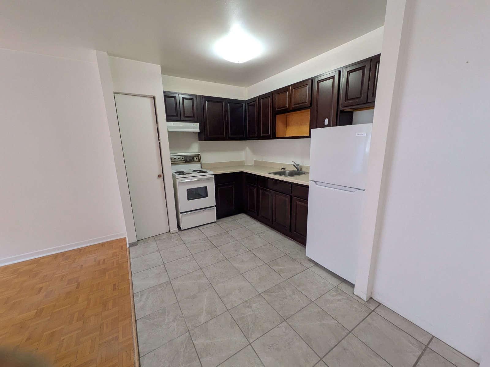 BEAUX GRANDS 3½, CDN près Hôpital Juif,HEC,DISPONIBLE — photo 2