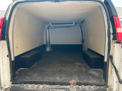 GMC used car with freezer ,206000km ,good condition