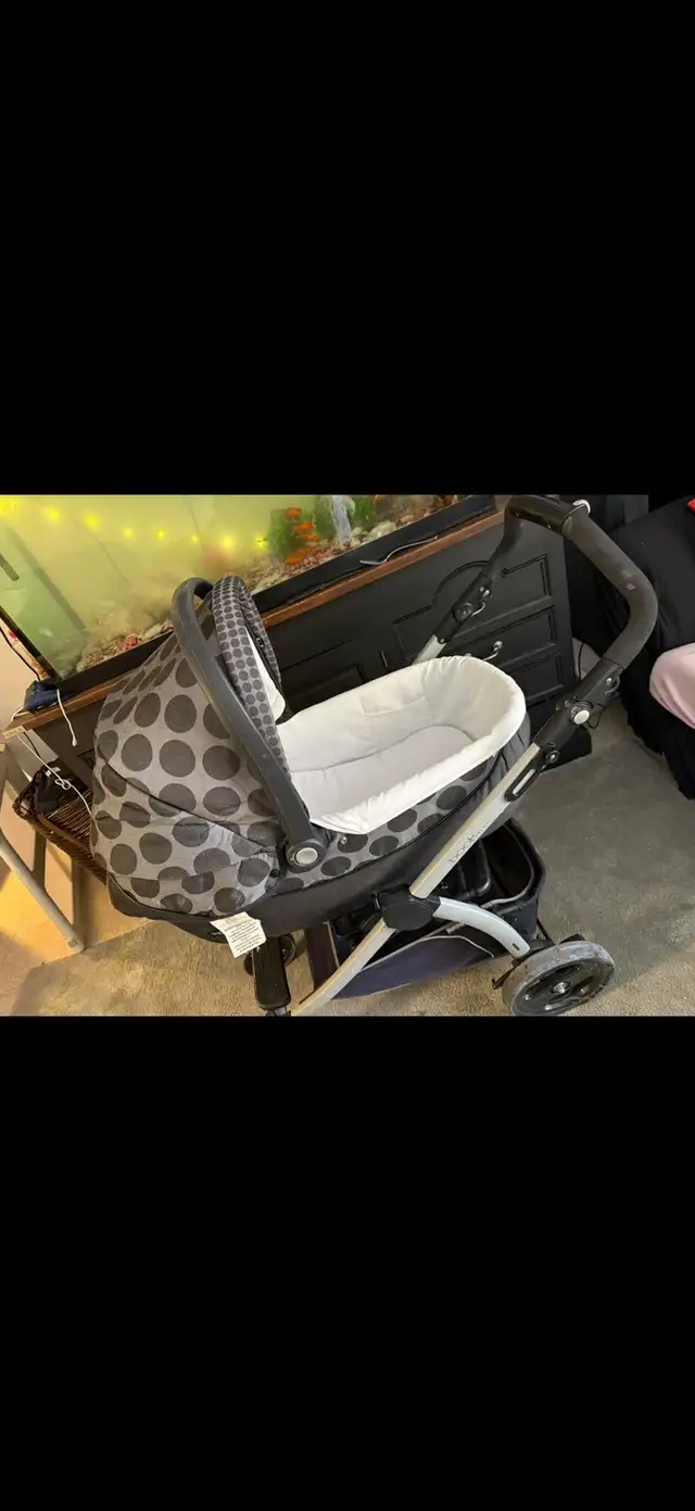 peg perego pop up bassist plus bassinet stroller base in Strollers, Carriers & Car Seats in City of Montréal - Image 3