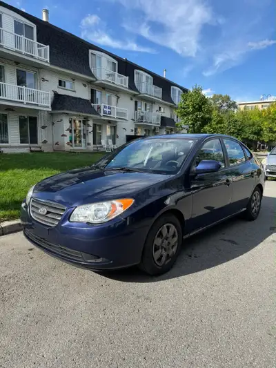 Hyundai Elantra 2009 — 2.0L essence — automatique Je vends ma Hyundai Elantra 2009 avec un moteur 2....