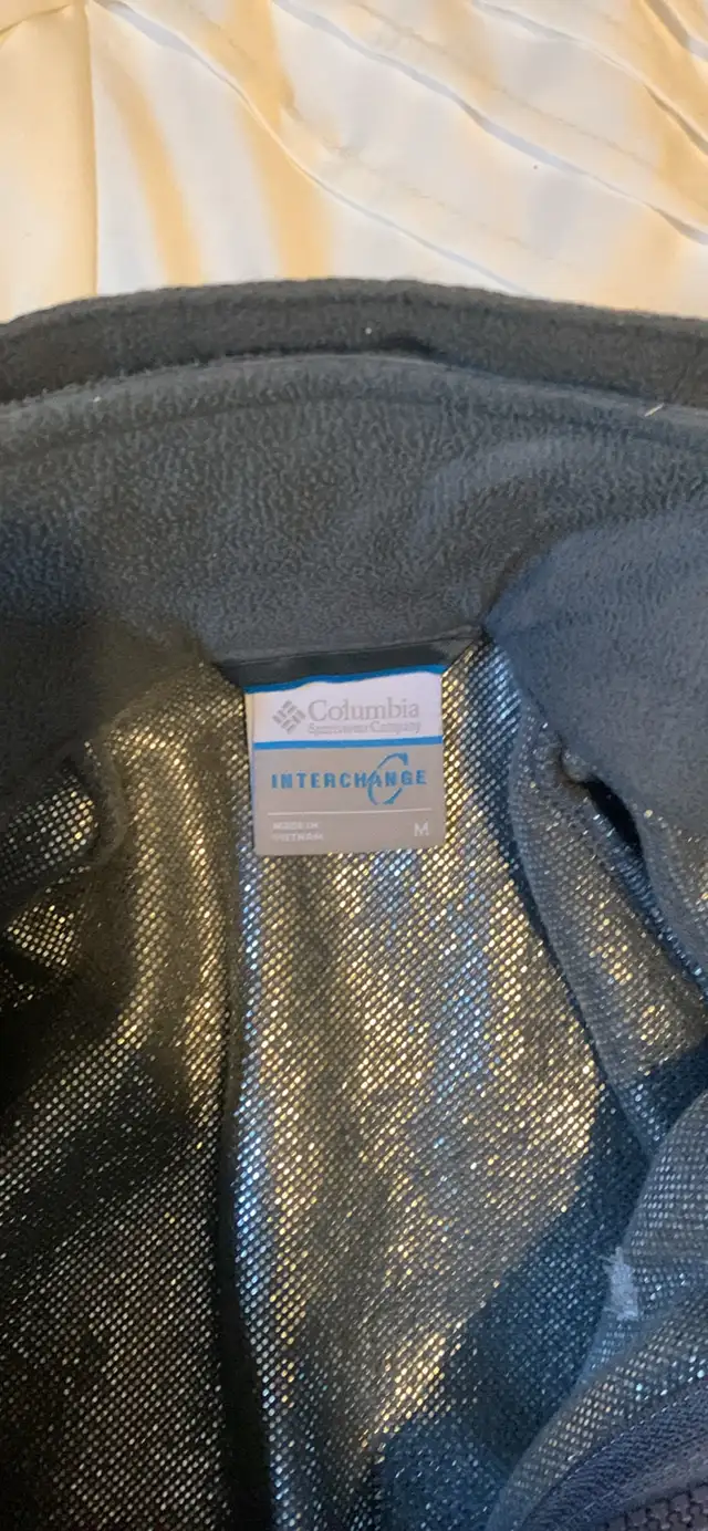 Like new youth womens Columbia winter ski jacket  in Kids & Youth in Kitchener / Waterloo - Image 3