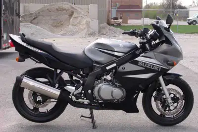 07 Suzuki GS 500 Runs great. New battery New chain and head bearings for safety 3 years ago. Only dr...