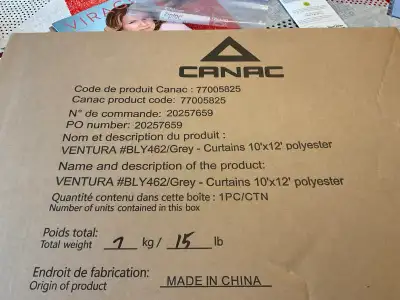 Ensemble Rideau abris soleil de 10 par 12 modèle ventura avec moustiquaire Il est neuf achete au Can...
