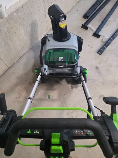 Like new - EGO 21" Steel Auger Snowblower SNT2130, View more