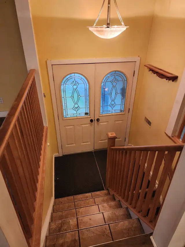 Beautiful Open Concept Raised Bungalow House for Rent in Houses for Sale in Kitchener / Waterloo - Image 13