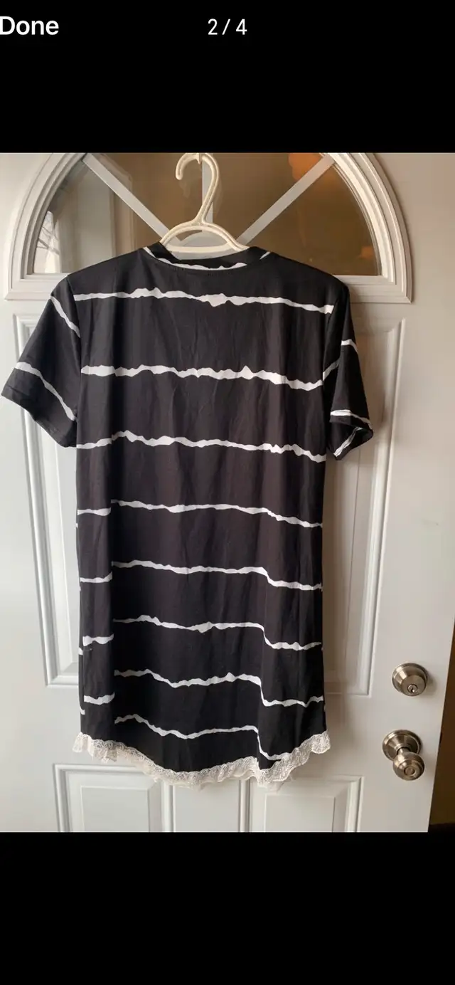 Women black/white lace trim night shirt Large 63373409206659121