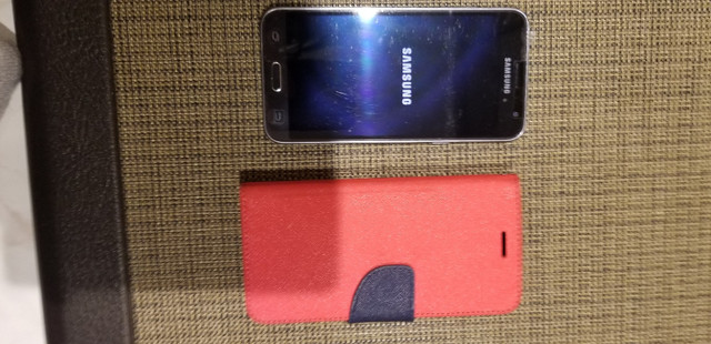 Samsung Galaxy J3 6 , 16 GB unlocked in mint condition  in Cell Phones in Edmonton