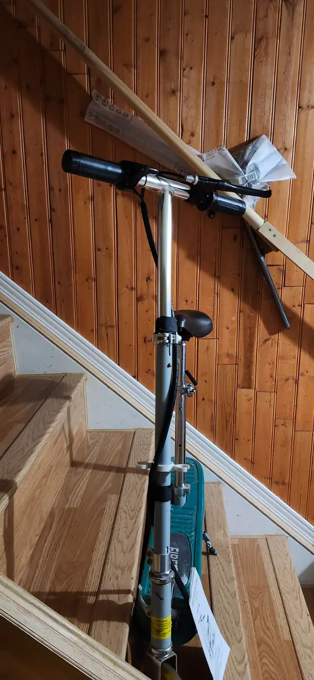 Electric scooter in Other in Mississauga / Peel Region - Image 6