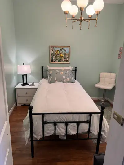 House is newly renevated. Located on quiet dead end, in the downtown area. The room is for persons c...