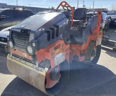 Rouleau Compacteur HAMM HD12 Année : 2021 Heures : 800 Poid et Largeur : 3 Tonne 48" Compaction Simp...