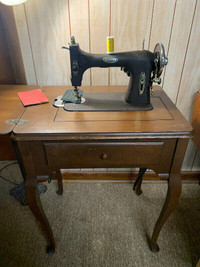 Vintage White Model 43 Sewing Machine, Nice cabinet, works $115