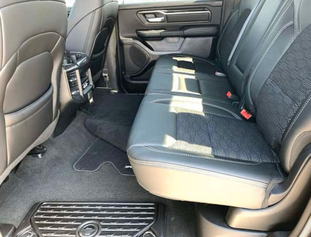 22 ram 1500 sport  in Cars & Trucks in Markham / York Region - Image 3
