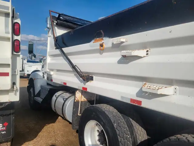 Tandem dump trucks services62866660540930121