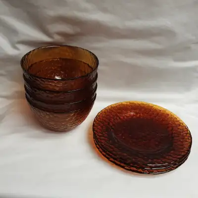 Bowl 3.5" high x 6" wide. Plates 8" wide. Price includes all 7 dishes, no individual sale. Rare patt...