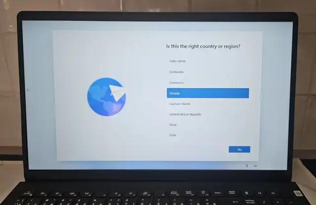 Dell Inspiron 15 3520 15.6" Touchscreen Laptop Win-11 - Like New in Laptops in St. Albert - Image 5