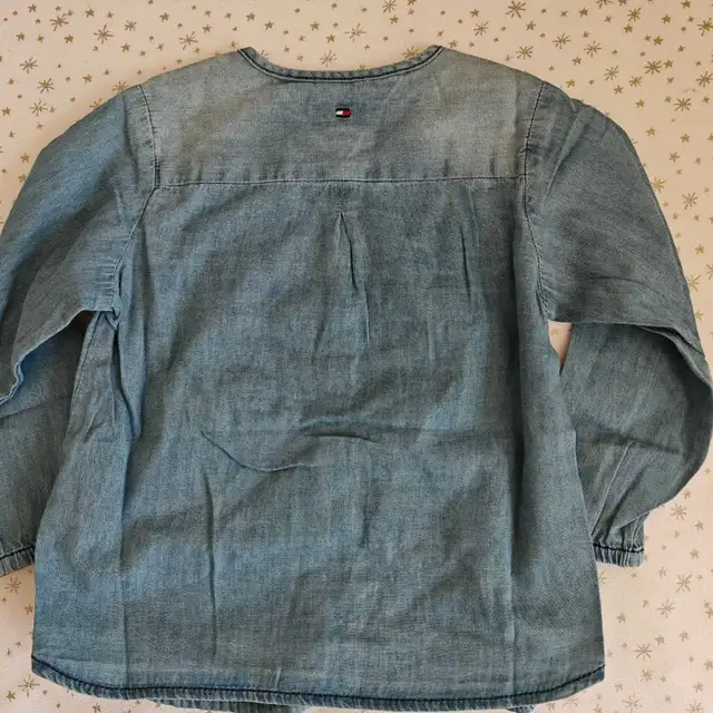 Tommy Hilfiger summer Denim Shirt in Kids & Youth in City of Toronto - Image 6