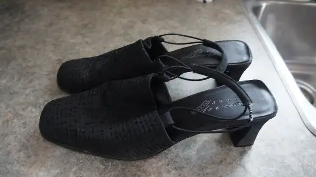 EASY STEP DRESS SHOES in Women's - Shoes in Norfolk County - Image 2