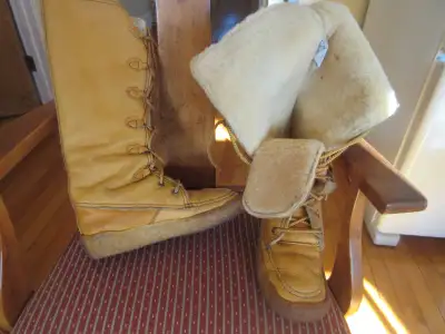 A  VENDRE, View more