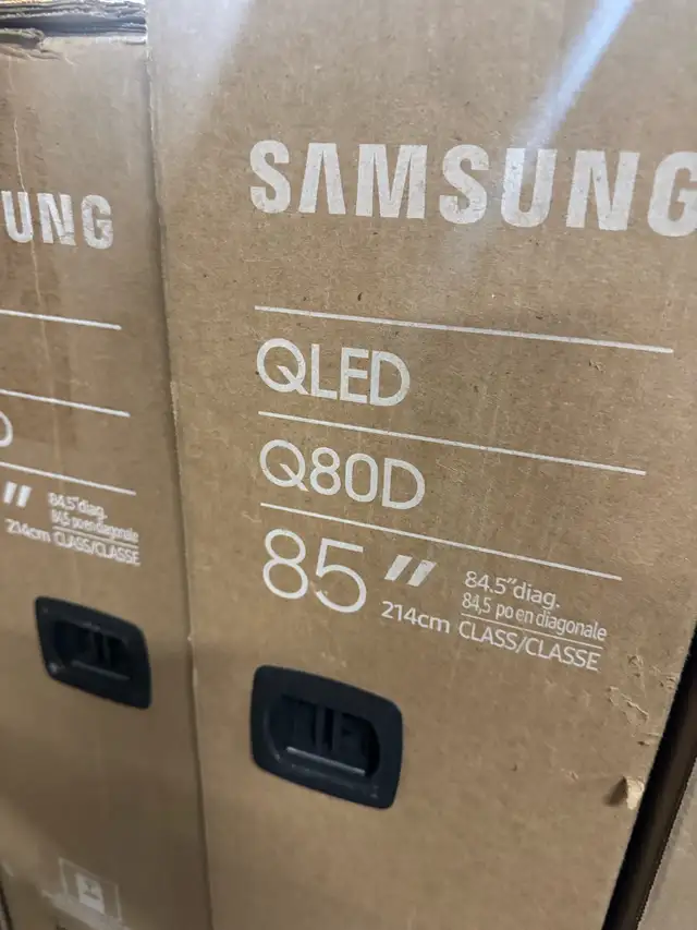 Samsung QLED Q80D 85 inch in TVs in City of Montréal - Image 2