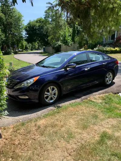Winter tires on Hyundai Metal Alloy Rims Included Panoramic Sunroof, Leather interior , Keyless entr...
