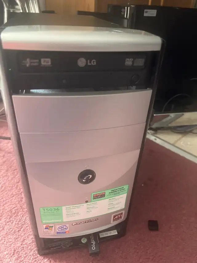 Windows XP & Windows 98  desktop in Desktop Computers in Mississauga / Peel Region - Image 2