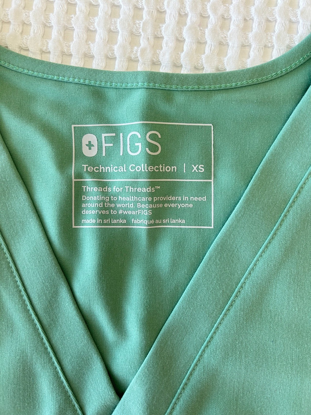Green Figs Catarina  Scrubs XS in Women's - Other in St. Albert - Image 2
