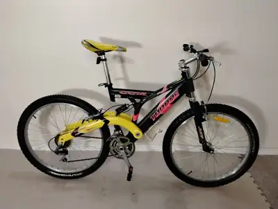 Tall Aluminum 26” mono shock 21 speed CCM Torque mountain bike, View more